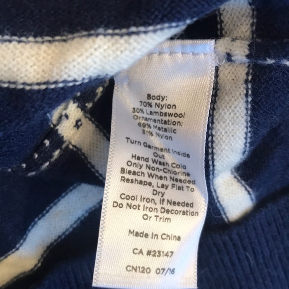 Soft, metallic thread whale, nautical sweater M - Picture 6 of 7